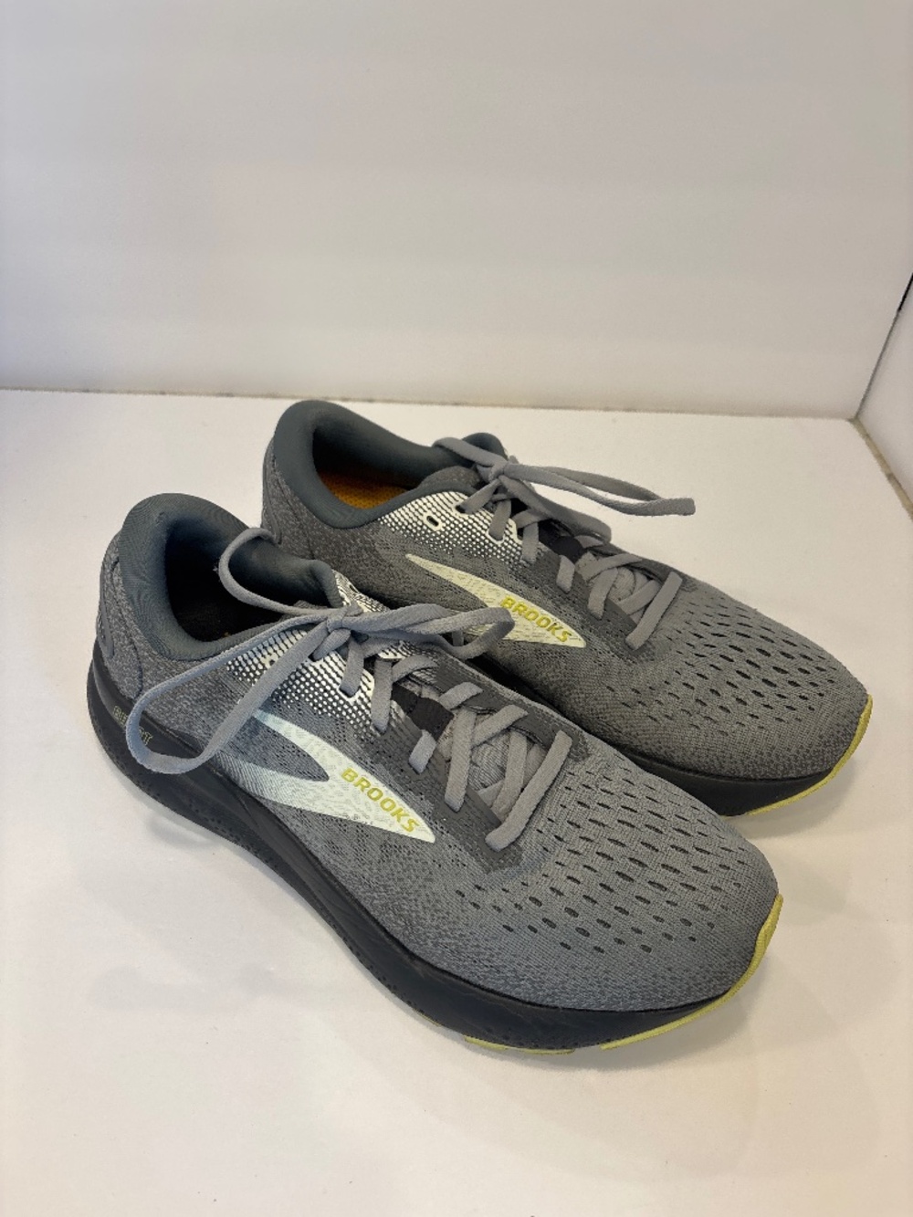Men’s Brooks Ghost 16 Running Shoes Grey & Green Size 9.5 D